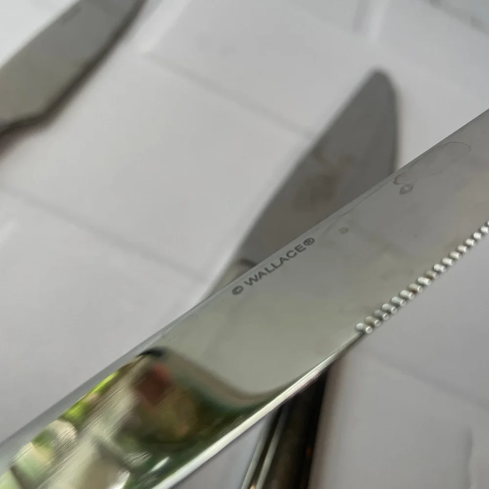 Wallace Stainless Steel Knives Set of 4 WAS255 Pattern Rounded Handle Serrated